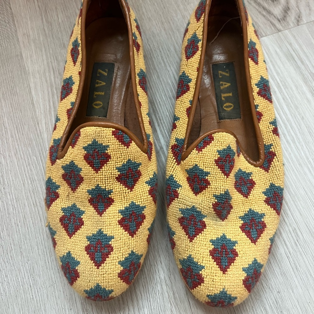 Zalo Women's Yellow and Blue Patterned Loafers